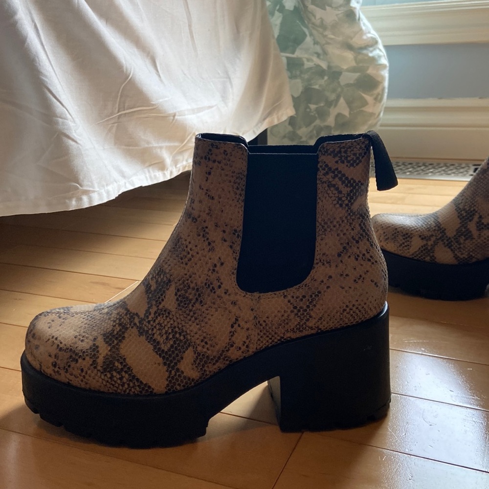 Vagabond Snakeskin Printed Boots!